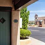 King\'S Rest Court Inn